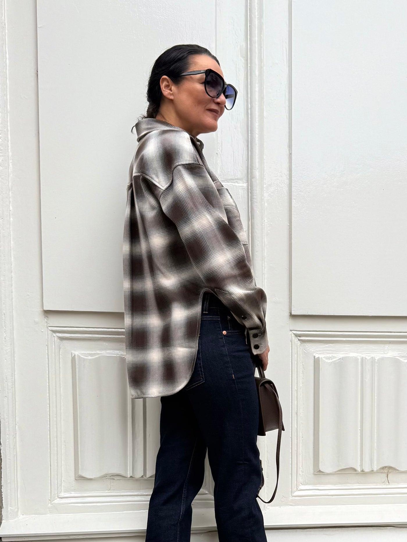 Closed Cropped Front Blouse Bruin