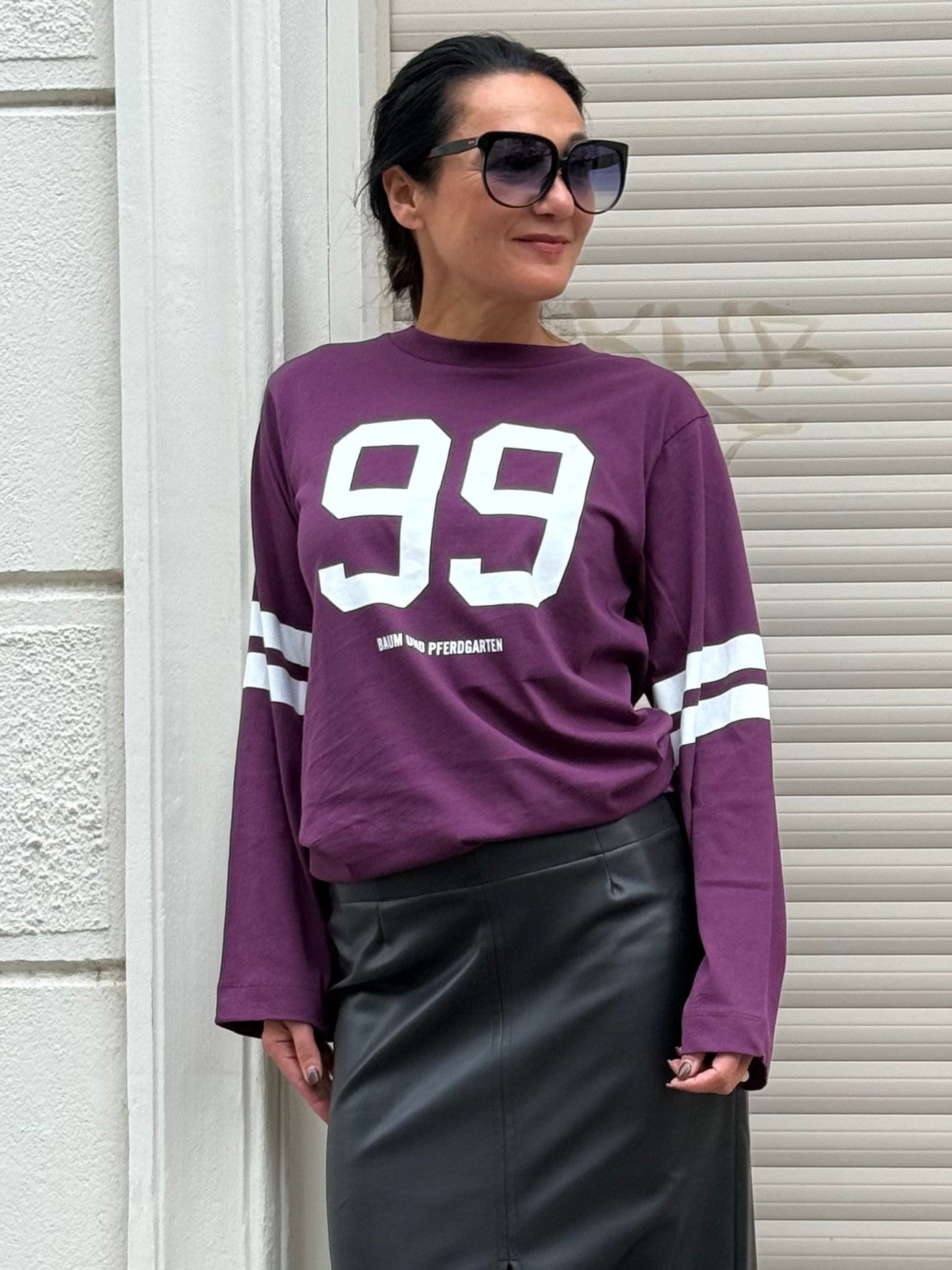Baum und Pferdgarten Jeevana top  Plum