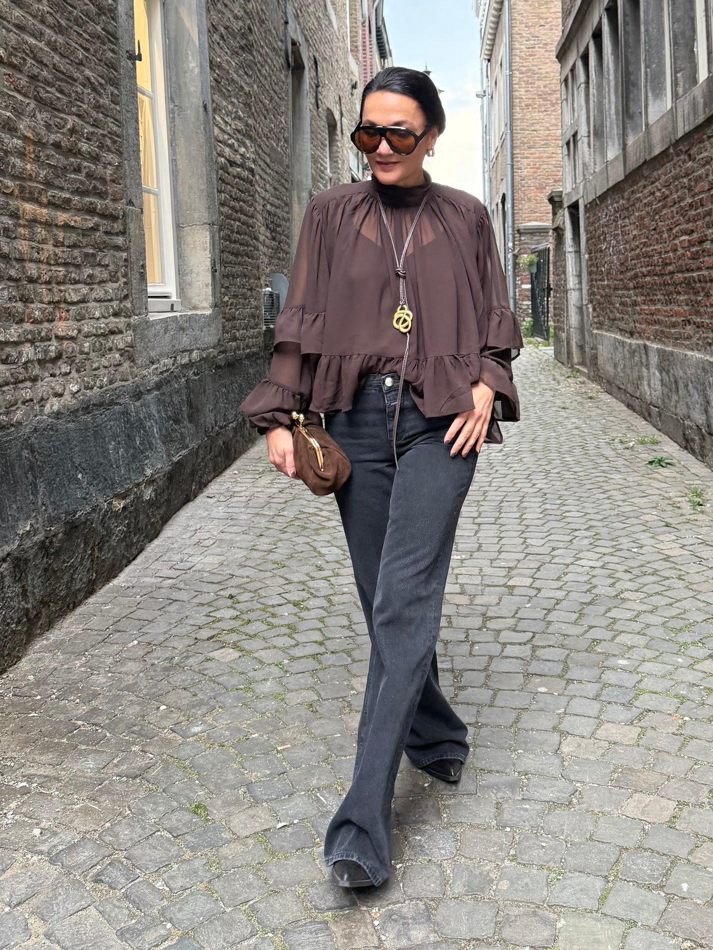 Closed Gillan C21564 Dark Grey